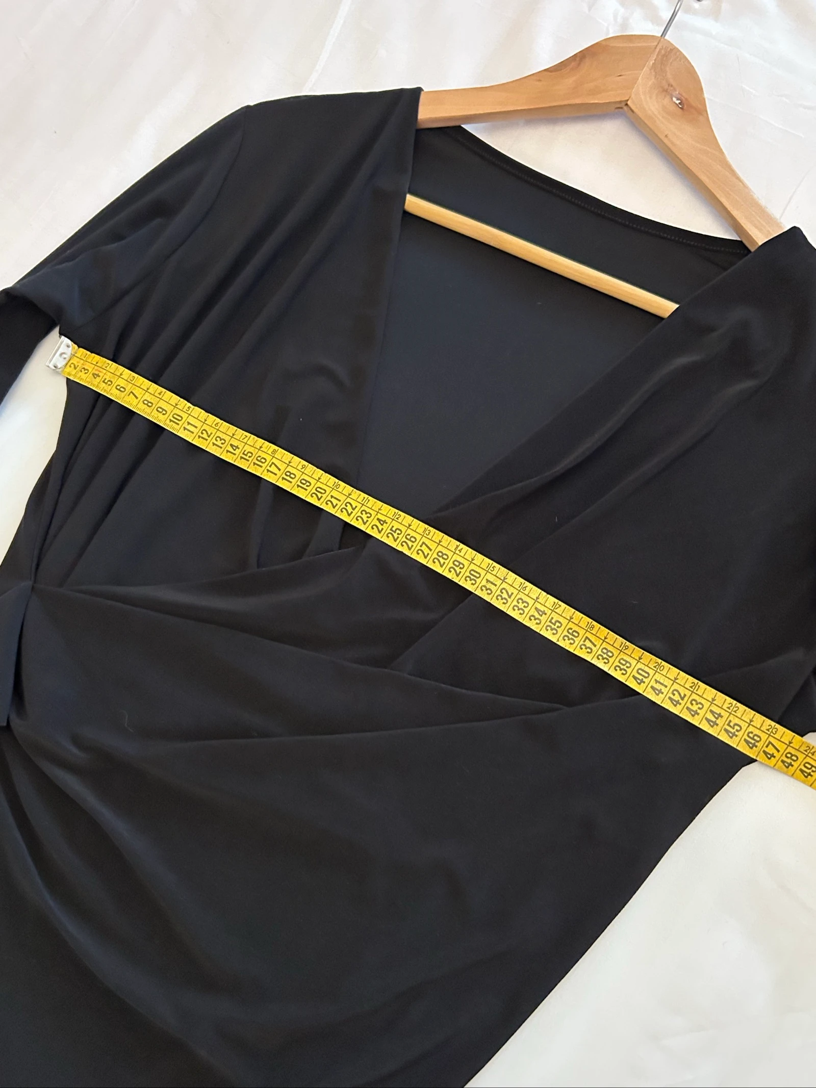 Top vintage en lycra noir, décolleté croisé, plissé sur le côté, taille M – photo 4